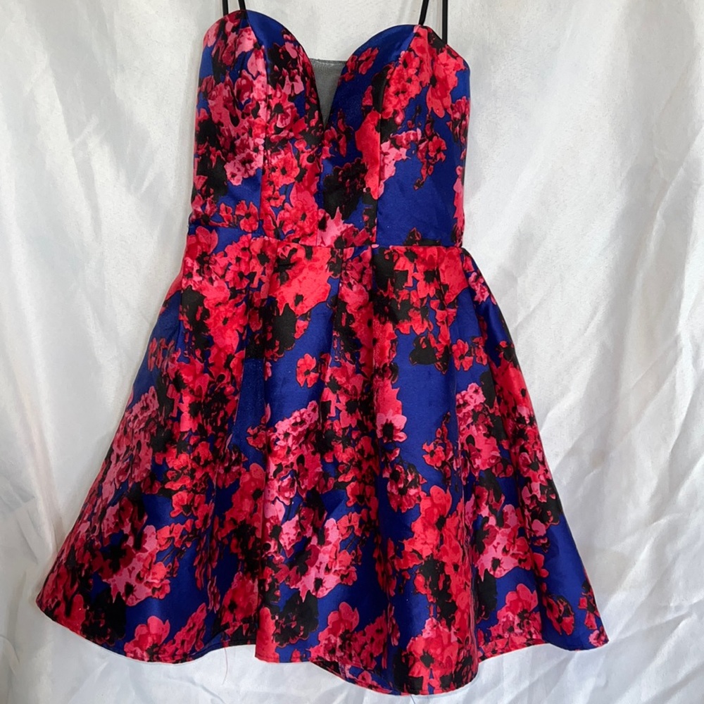 B. Darlin fit and flare homecoming semi formal dress size 3/4